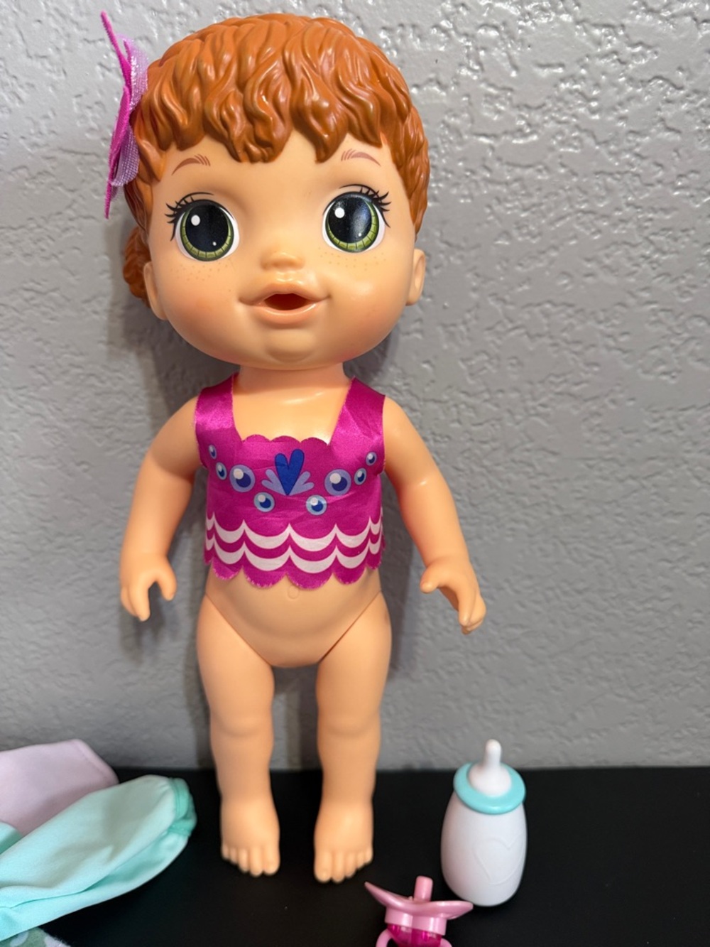 2017 Hasbro Baby Alive Shimmer & Splash Doll with extra Outfits/Clothes - Picture 10 of 12
